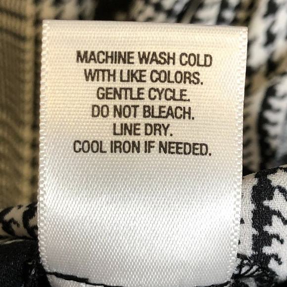 Roz & Ali 1x Black & White plus floral semi-sheer flutter sleeve Women plus size - Picture 6 of 7